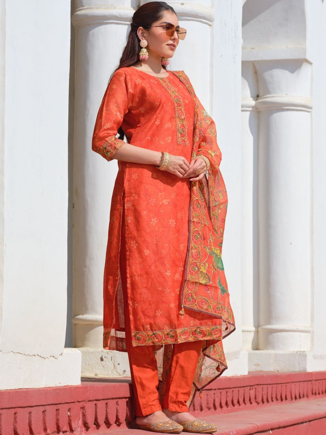 Floral Printed Round Neck Straight Kurta & Trousers With Dupattta