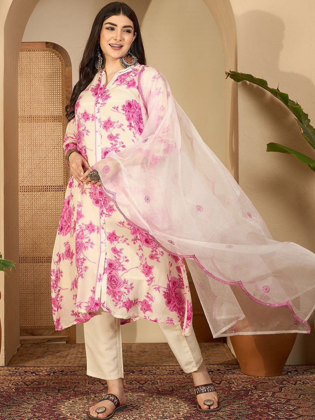 Women Floral Printed Regular Kurta with Trousers & Dupatta