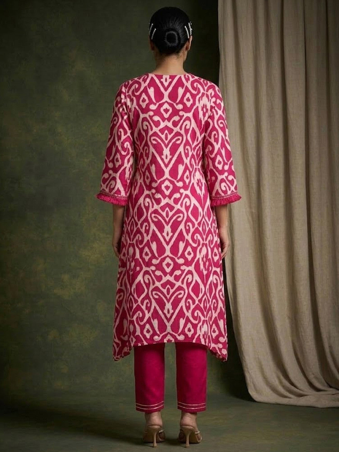 Printed V-Neck Kurta & Trousers