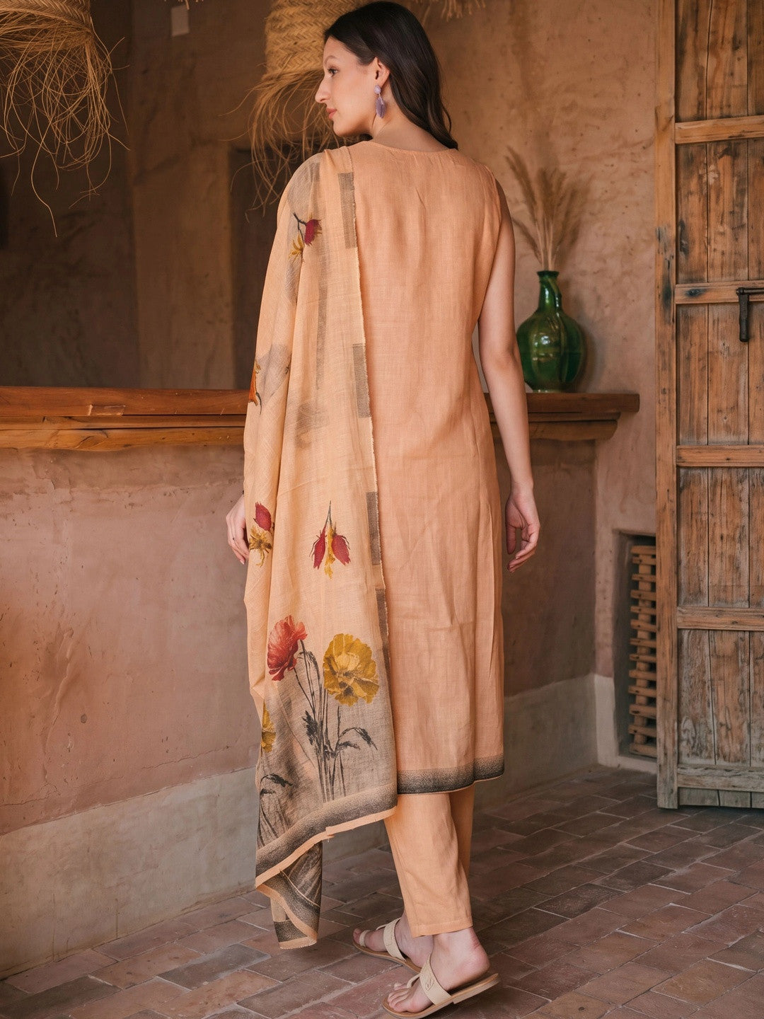 Women Floral Printed Regular Kurta with Trousers & With Dupatta
