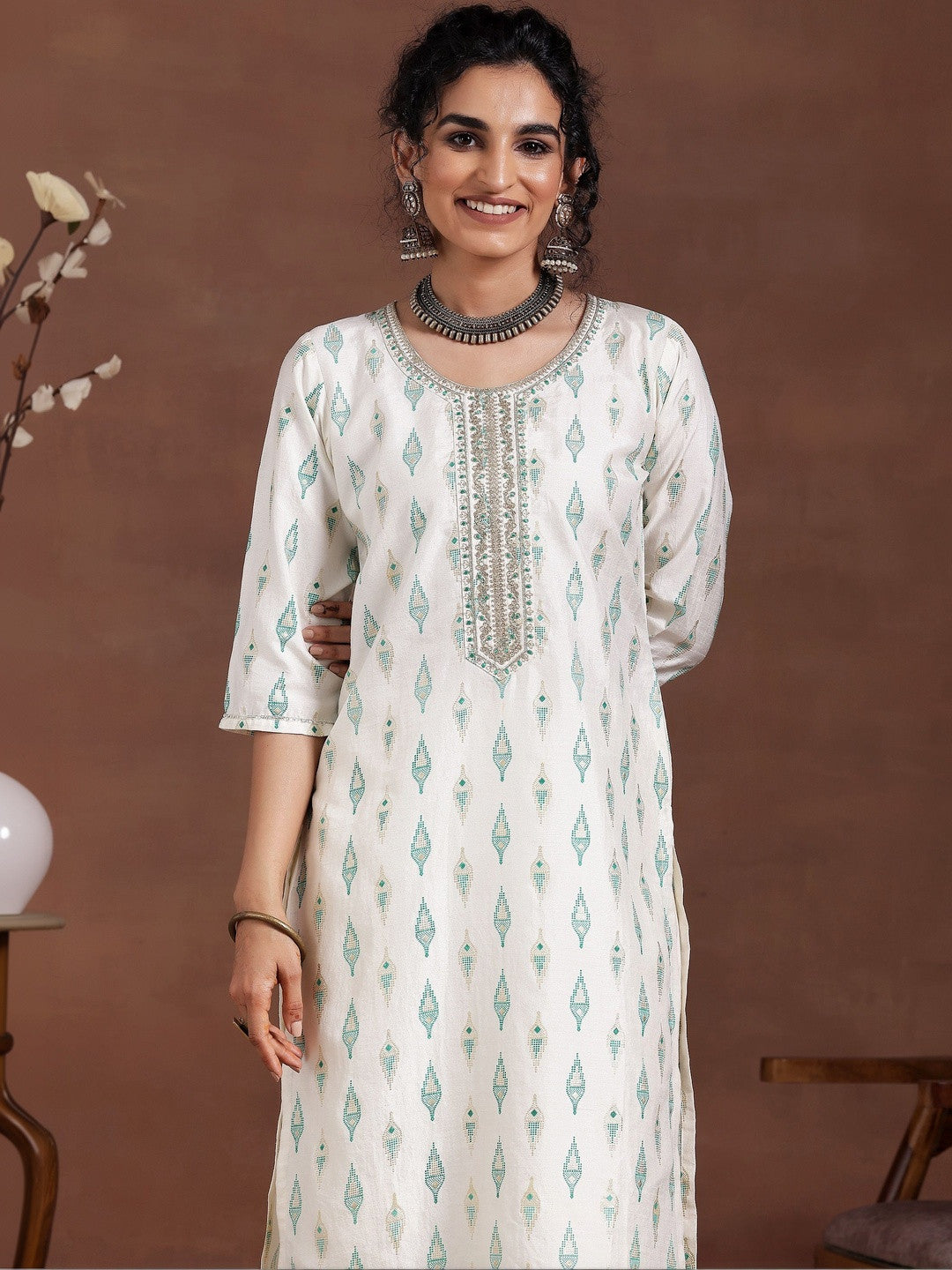 Women Ethnic Motifs Printed Regular Thread Work Kurta with Pyjamas & With Dupatta