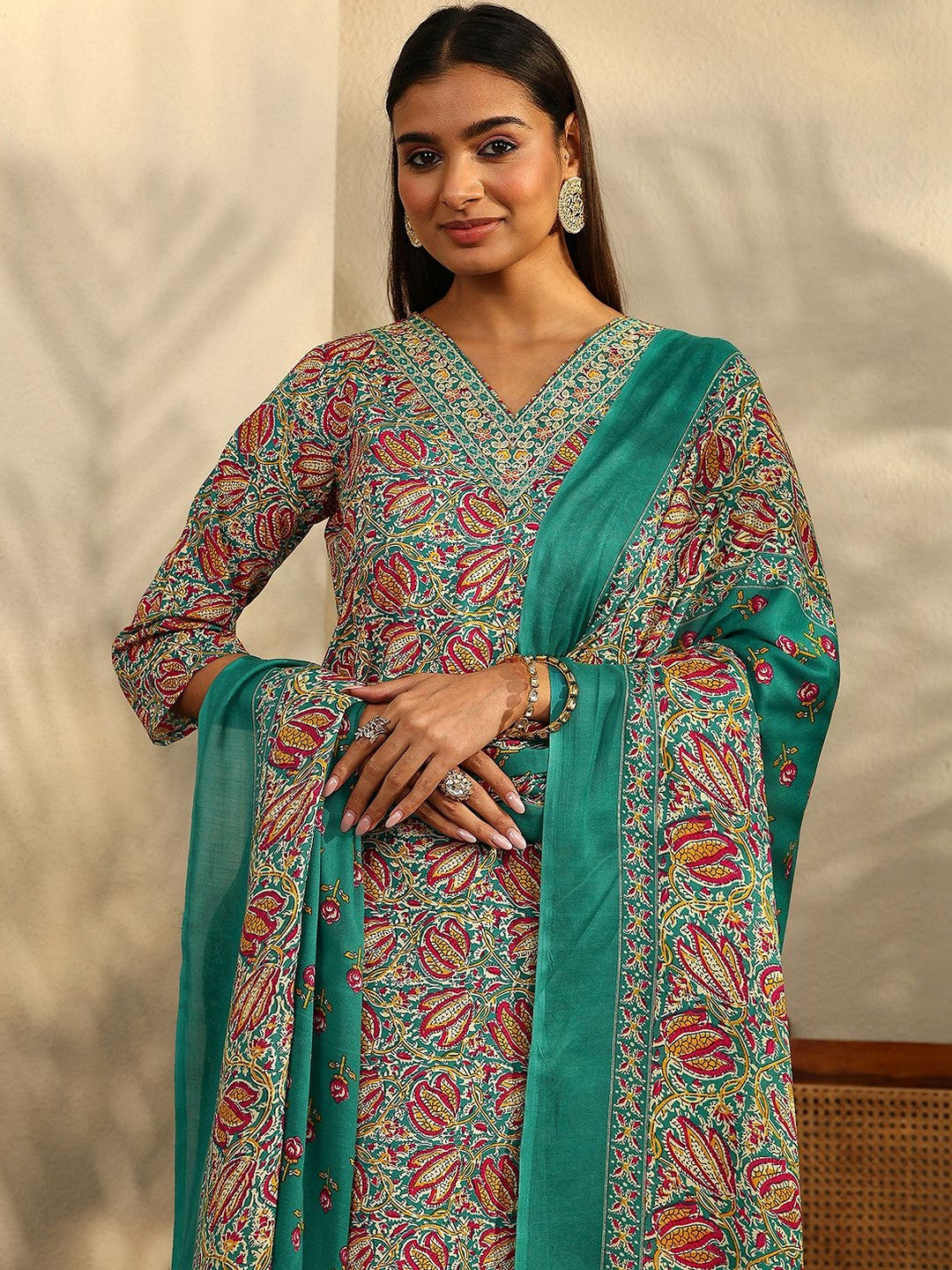 Women Ethnic Motifs Printed Regular Kurta with Trousers & With Dupatta