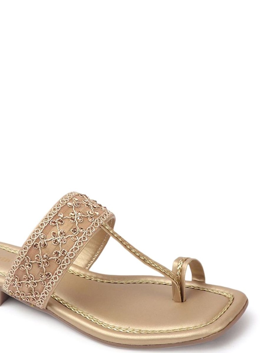Dhiyona AK Women Embellished Ethnic Open Toe Flats