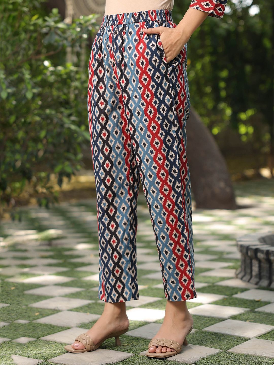 Dhiyona RR Women's Ethnic Motifs Printed Pure Cotton Kurta with Trousers & Dupatta