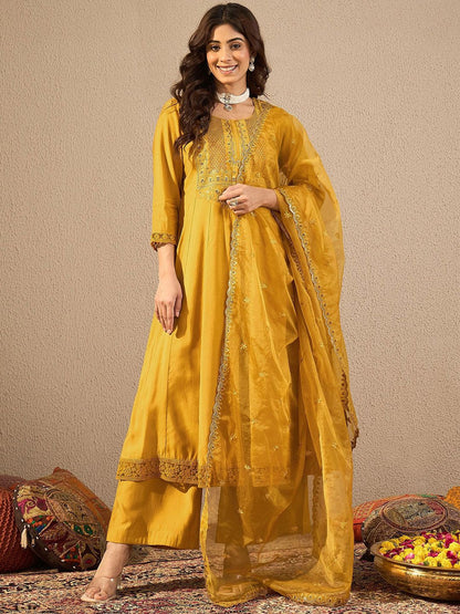 Dhiyona IN Women Floral Thread and Sequinned Embroidered Anarkali Kurta Set with Dupatta
