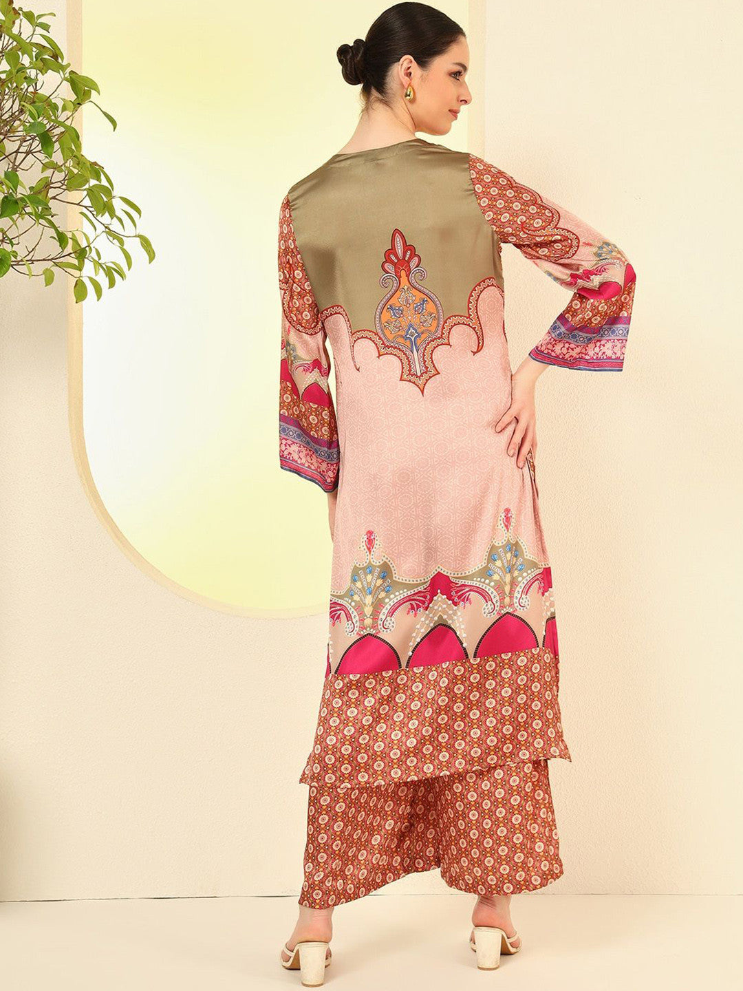 Floral Printed Round Neck Straight Kurta With Palazzos