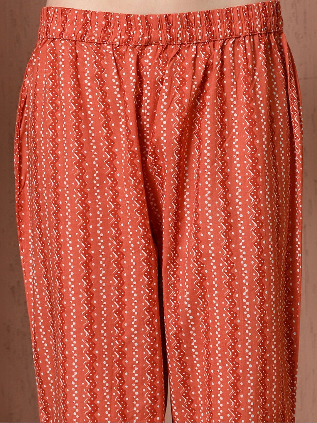 Women Floral Printed Regular Thread Work Pure Cotton Kurta with Trousers & With Dupatta