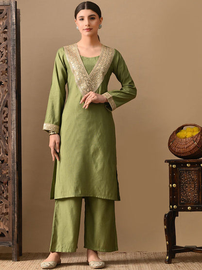 Embroidered Round Neck Long Sleeves Straight Kurta & Trousers With Dupatta