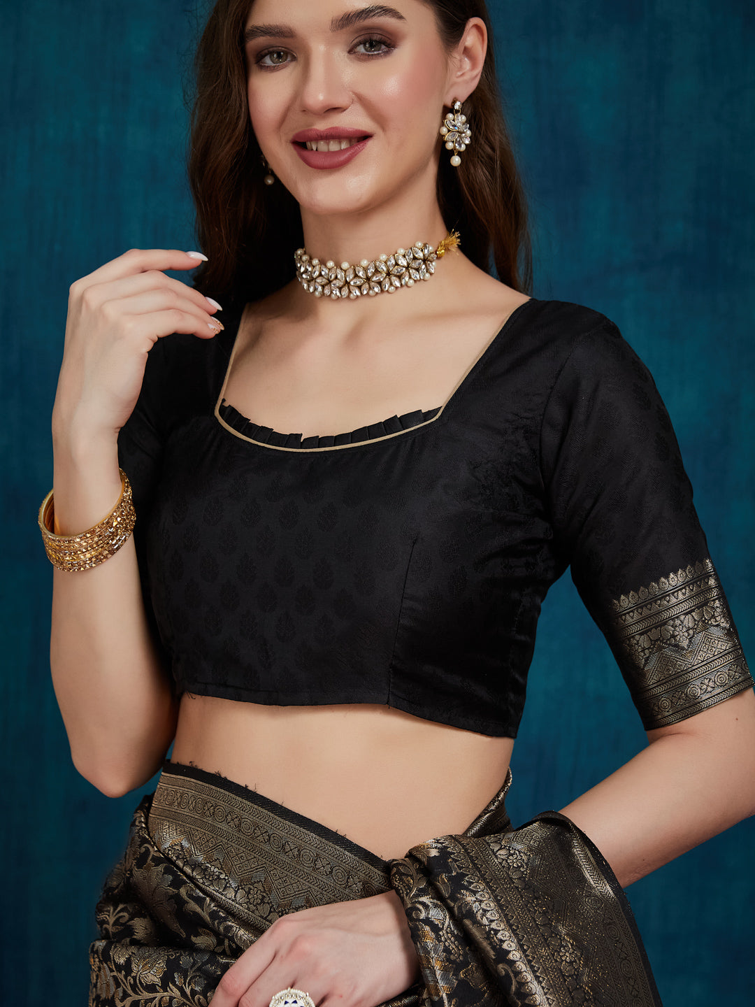 Dhiyona RV Women's Kanjivaram Silk Woven With Golden Woven Border Saree  ( KVD2158 )