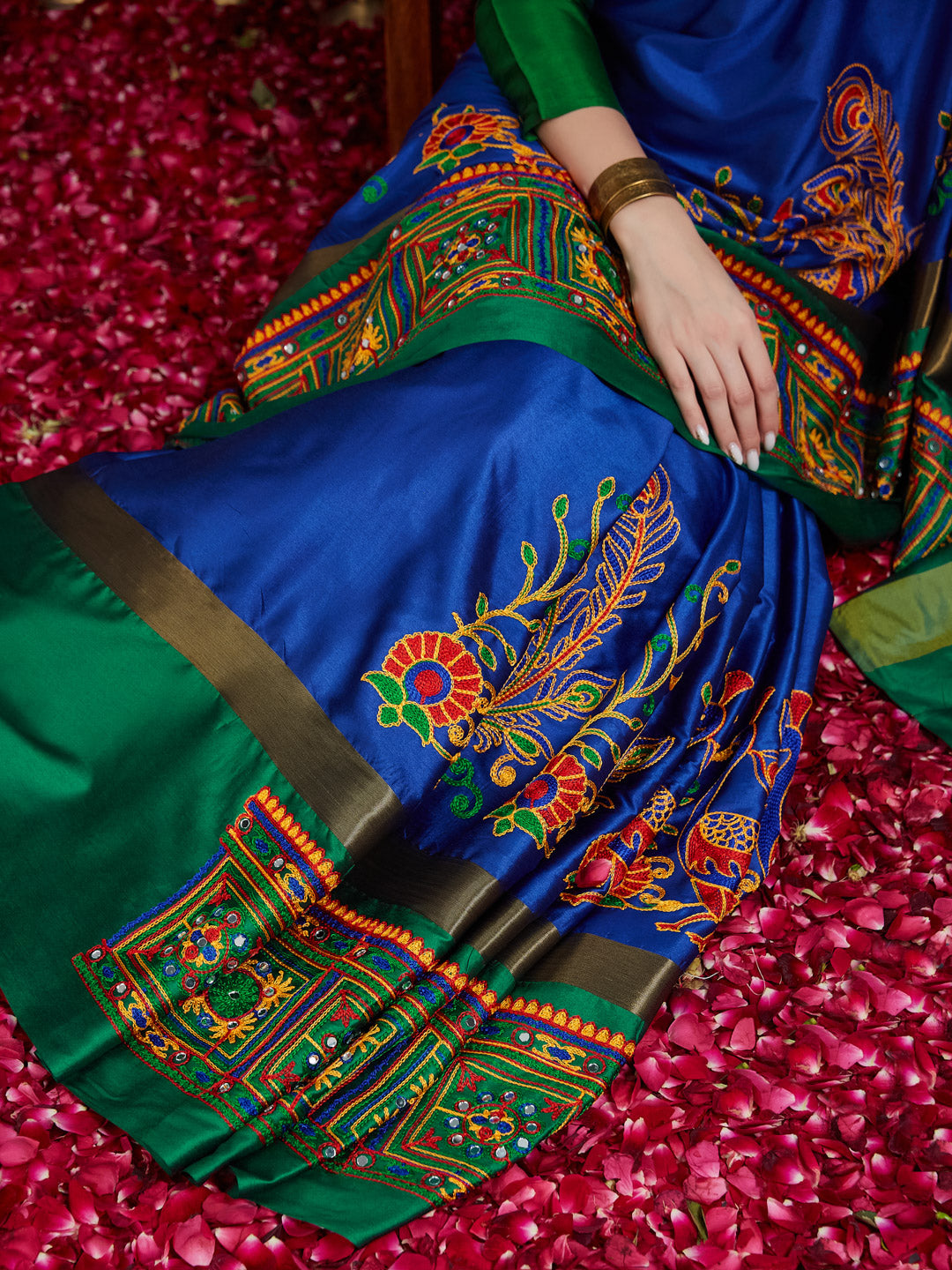 Dhiyona RV Women's Cotton Silk Heavy Kutchi Work With Peacock Design Embroidered Saree  ( KVD862 )