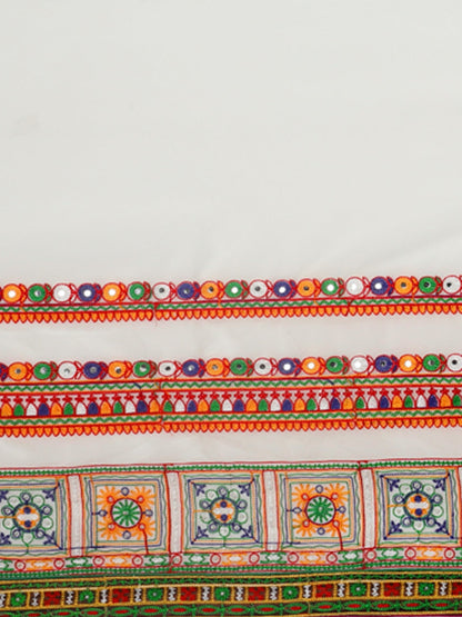 Dhiyona RV Women's Half And Half Bandhani Pallu With Kutchi Embroidered Saree ( KVD931 )