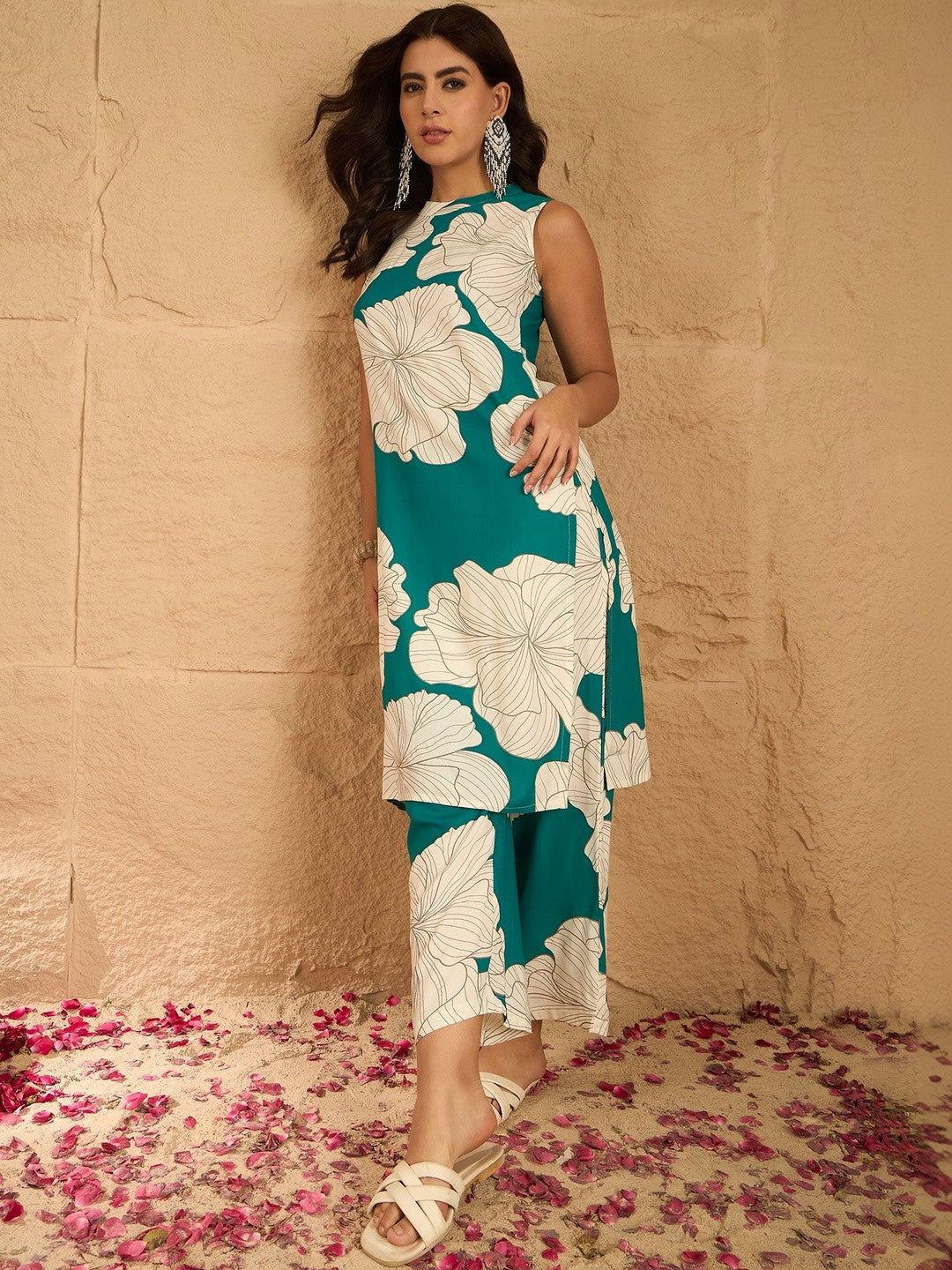 Floral Printed Round Neck Kurta & Trousers