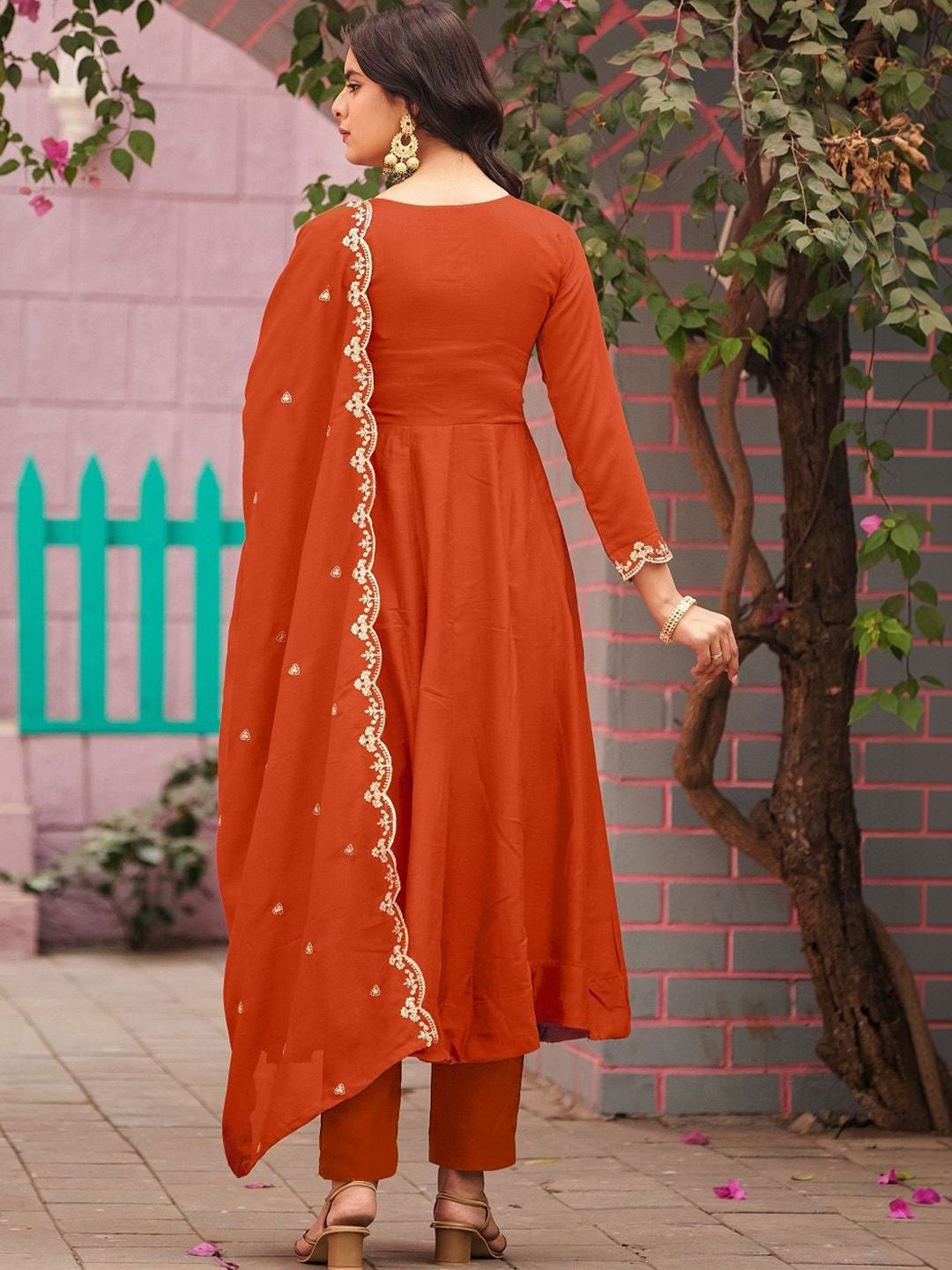 Women Ethnic Motifs Embroidered Regular Thread Work Kurta with Trousers & With Dupatta