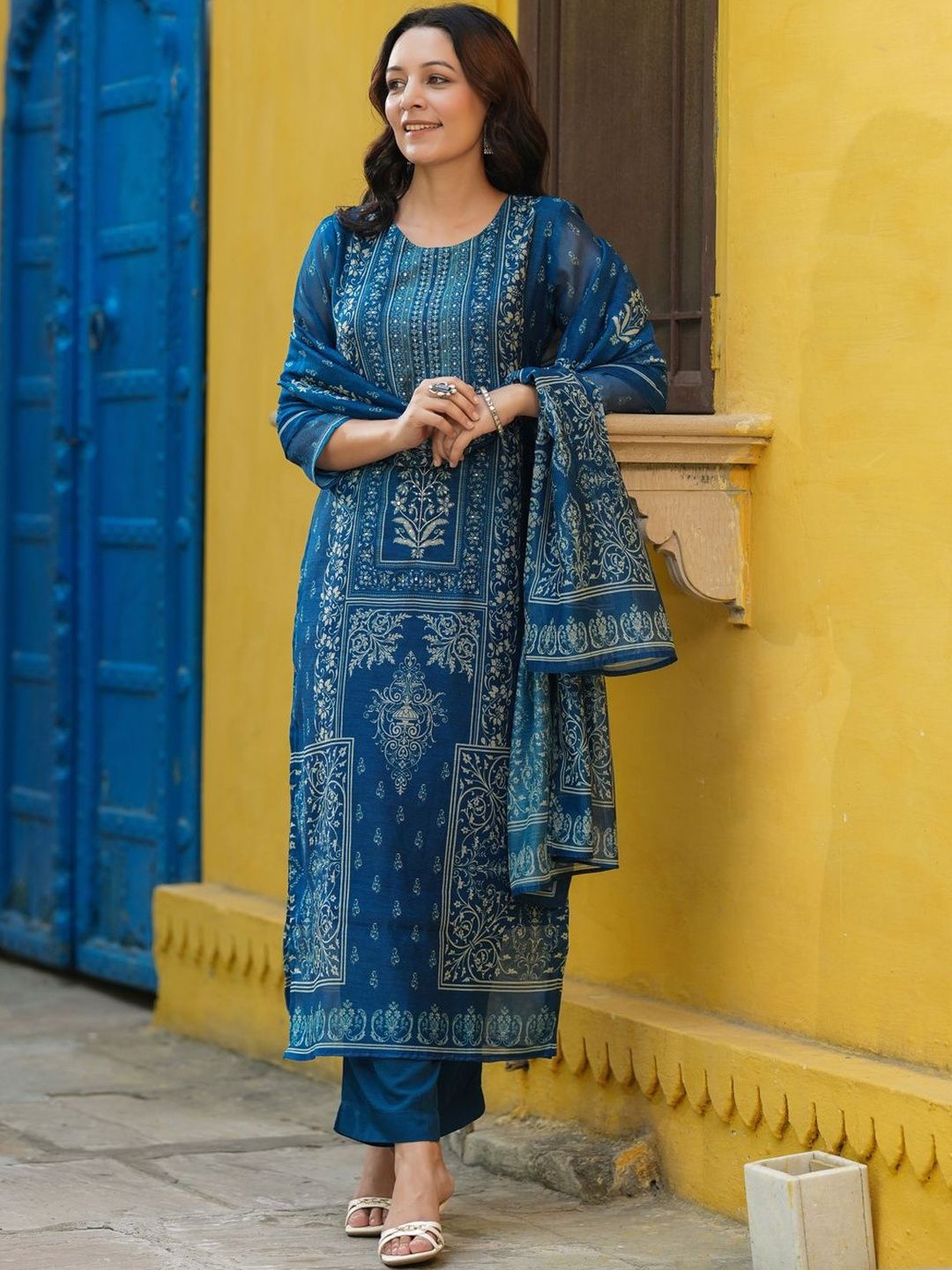 Dhiyona RR Women's Ethnic Motifs Printed Kurta with Trousers & Dupatta