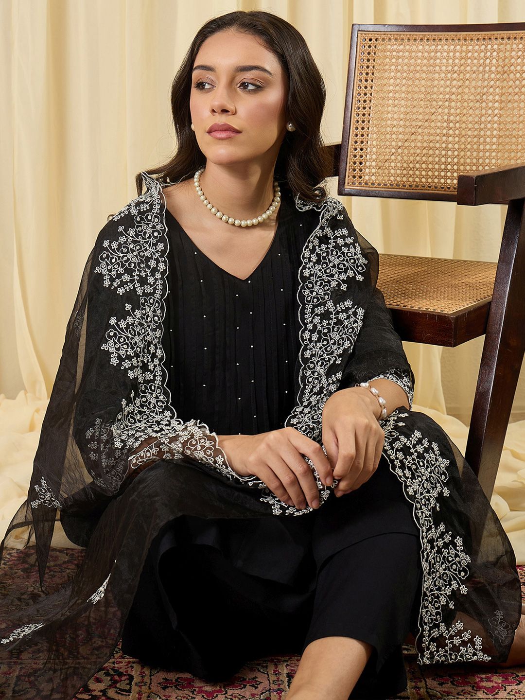 Women Ethnic Motifs Embroidered Pleated Thread Work Kurta with Trousers & With Dupatta