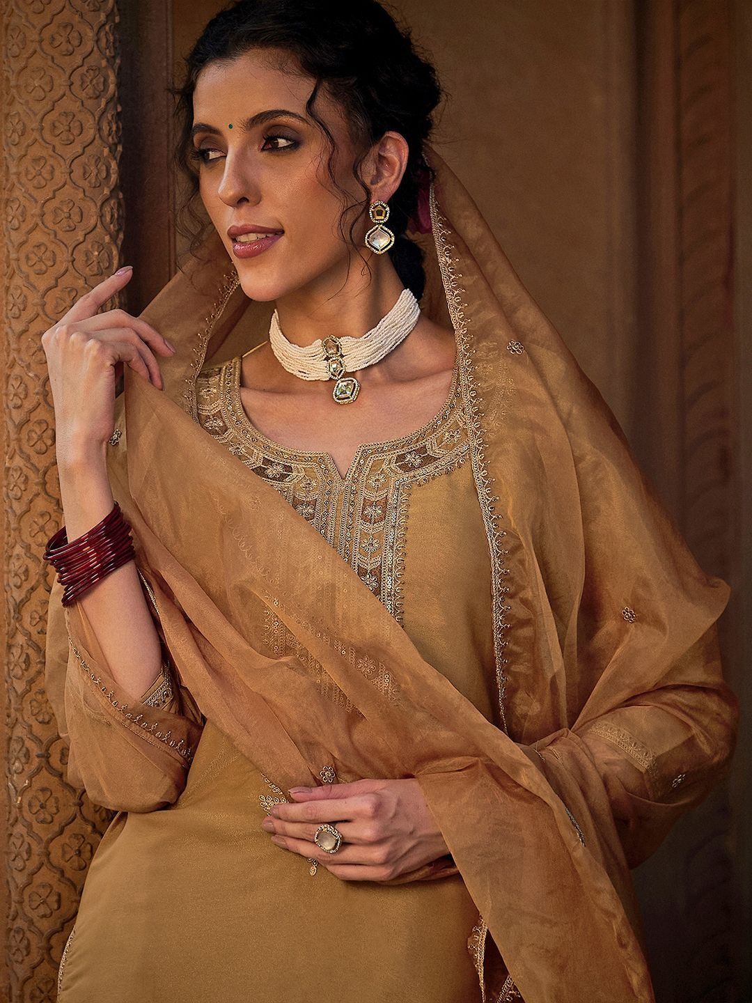 Dhiyona CH Women Ethnic Motifs Embroidered Regular Thread Work Kurta with Trousers & With Dupatta