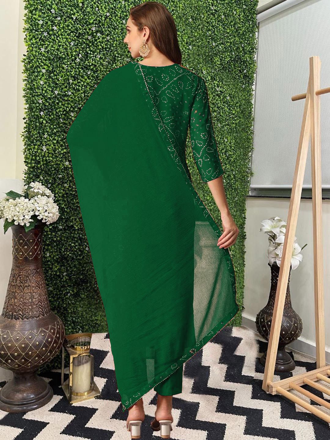 Dhiyona KL Bandhani Printed Sequinned Straight Kurta With Trousers & Dupatta