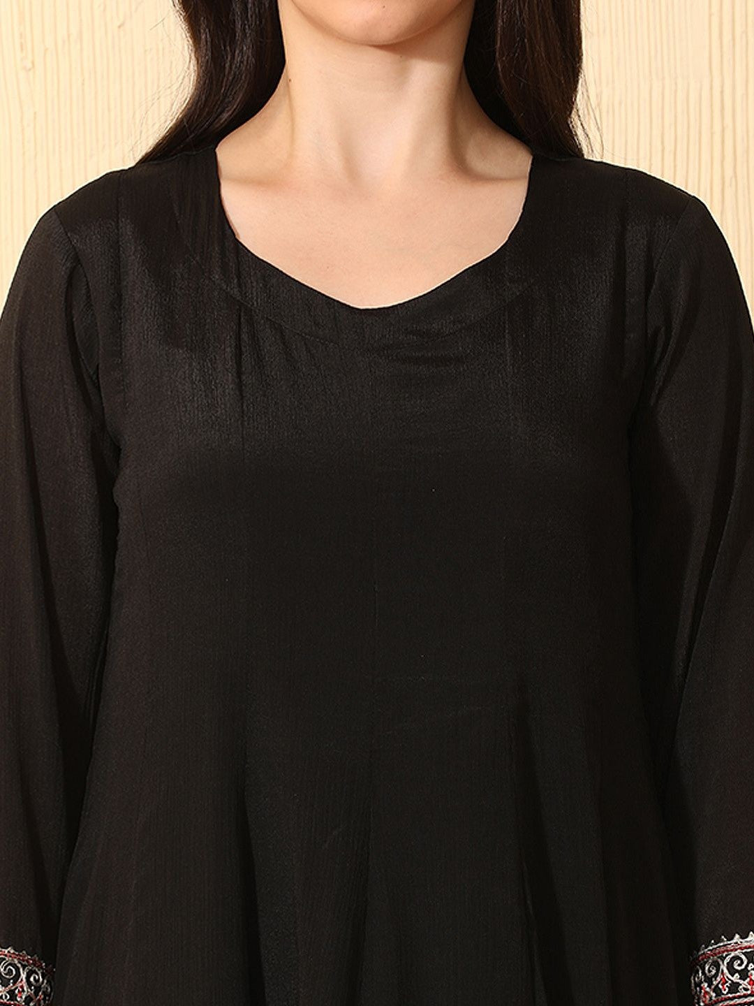 Ethnic Motifs Embroidered V-Neck Thread Work Chinon Kurta With Palazzos & Dupatta