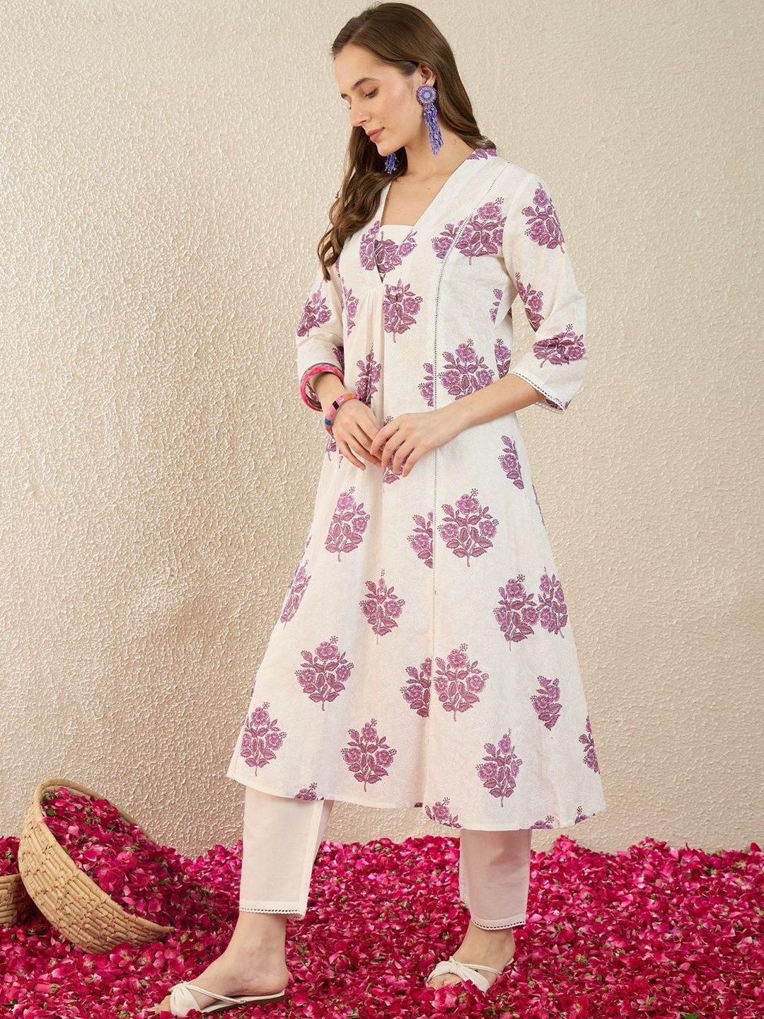 Dhiyona IE Printed V-Neck Three-Quarter Sleeves Pure Cotton Tunic And Trousers