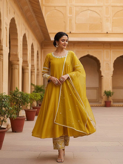 Dhiyona KL Embroidered Thread Work Kurta with Palazzos & Dupatta