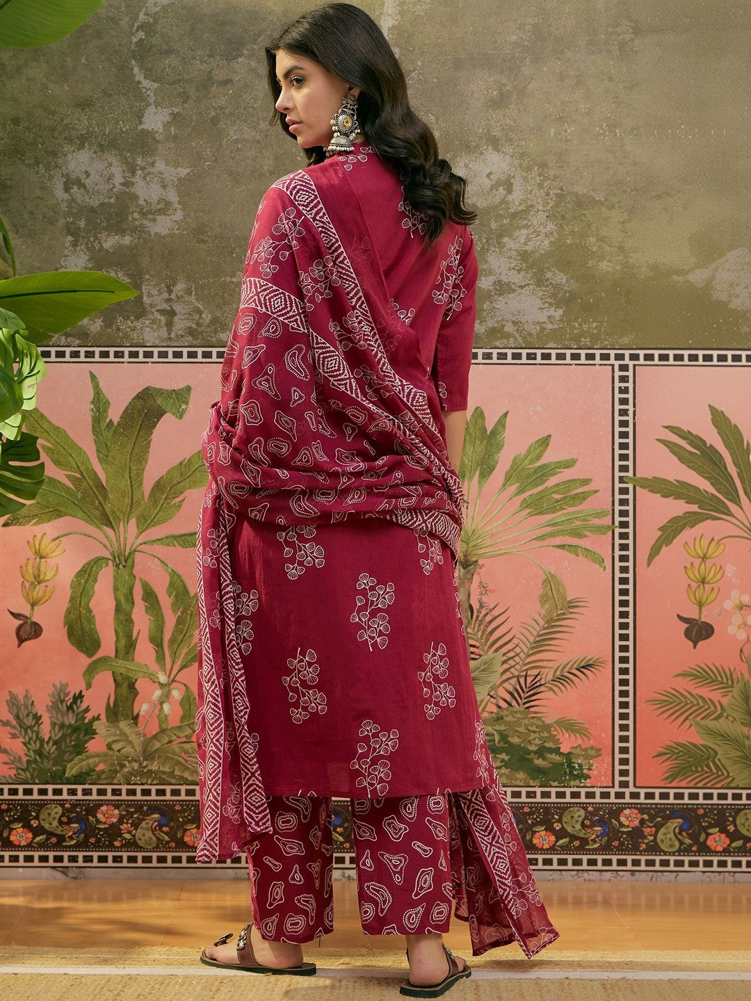 Printed Mandarin Collar Kurta & Trousers With Dupatta