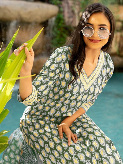 Dhiyona KL Women Green Pure Cotton Kurta Sets