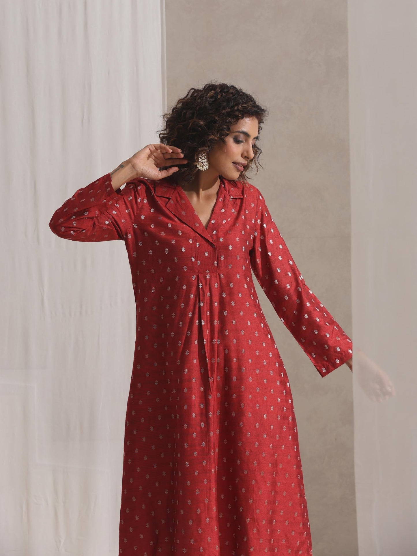 Dhiyona ST Women's Rust Varanasi Silk Woven Collar Kurta with Cream Pant 2 Piece Set | Straight Fit, Collar Neck, Full Sleeves, Pants, Workwear, (Varanasi Silk)