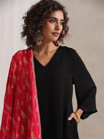Dhiyona ST Fuchsia Bird Jacquard Dupatta