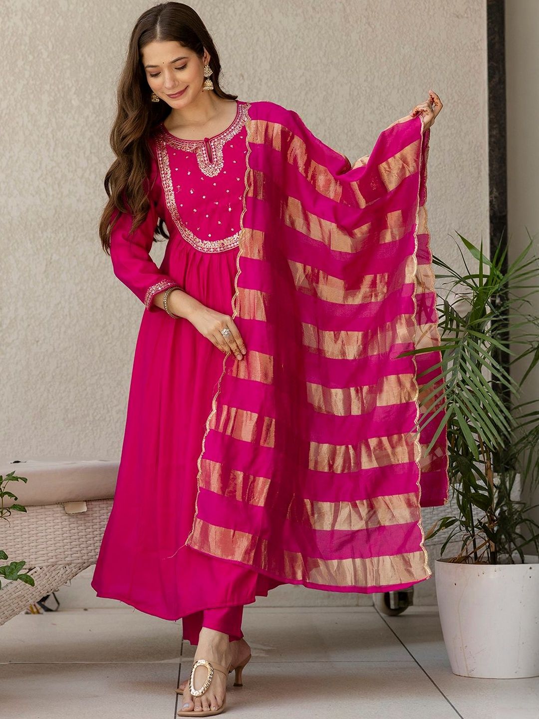 Dhiyona KL Ethnic Motifs Embroidered Empire Chanderi Silk Kurta with Trousers & Dupatta
