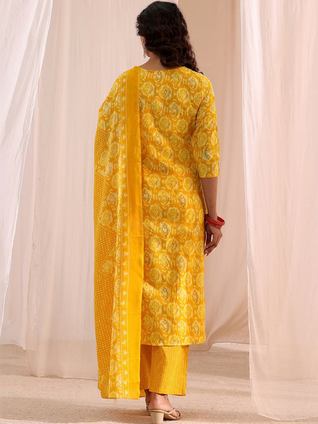 Women Ethnic Motifs Printed Regular Kurta with Trousers & With Dupatta