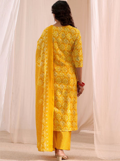 Women Ethnic Motifs Printed Regular Kurta with Trousers & With Dupatta