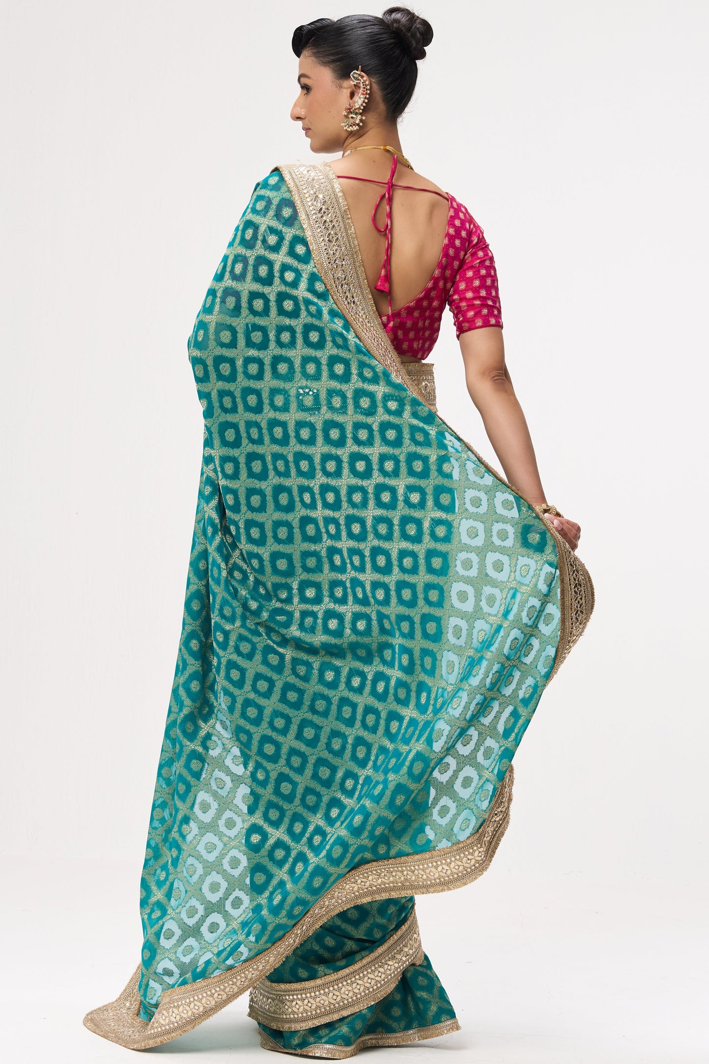 Dhiyona ST Green Woven Georgette all over lace saree with Blouse Fabric