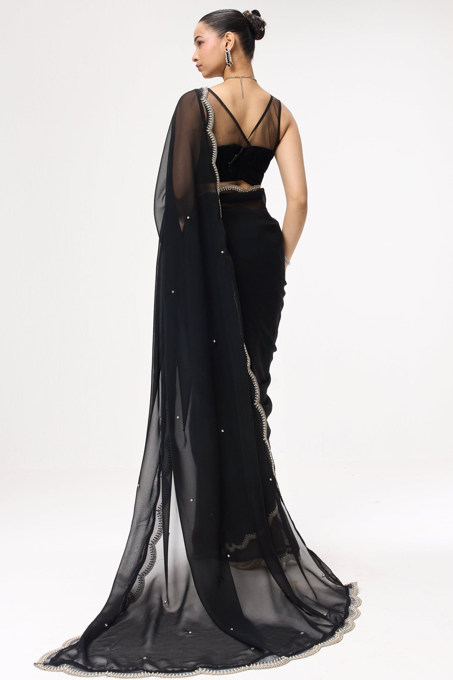 Dhiyona ST Ebony & Ivory Georgette Saree With Beaded Border and Self Fabric Blouse Fabric