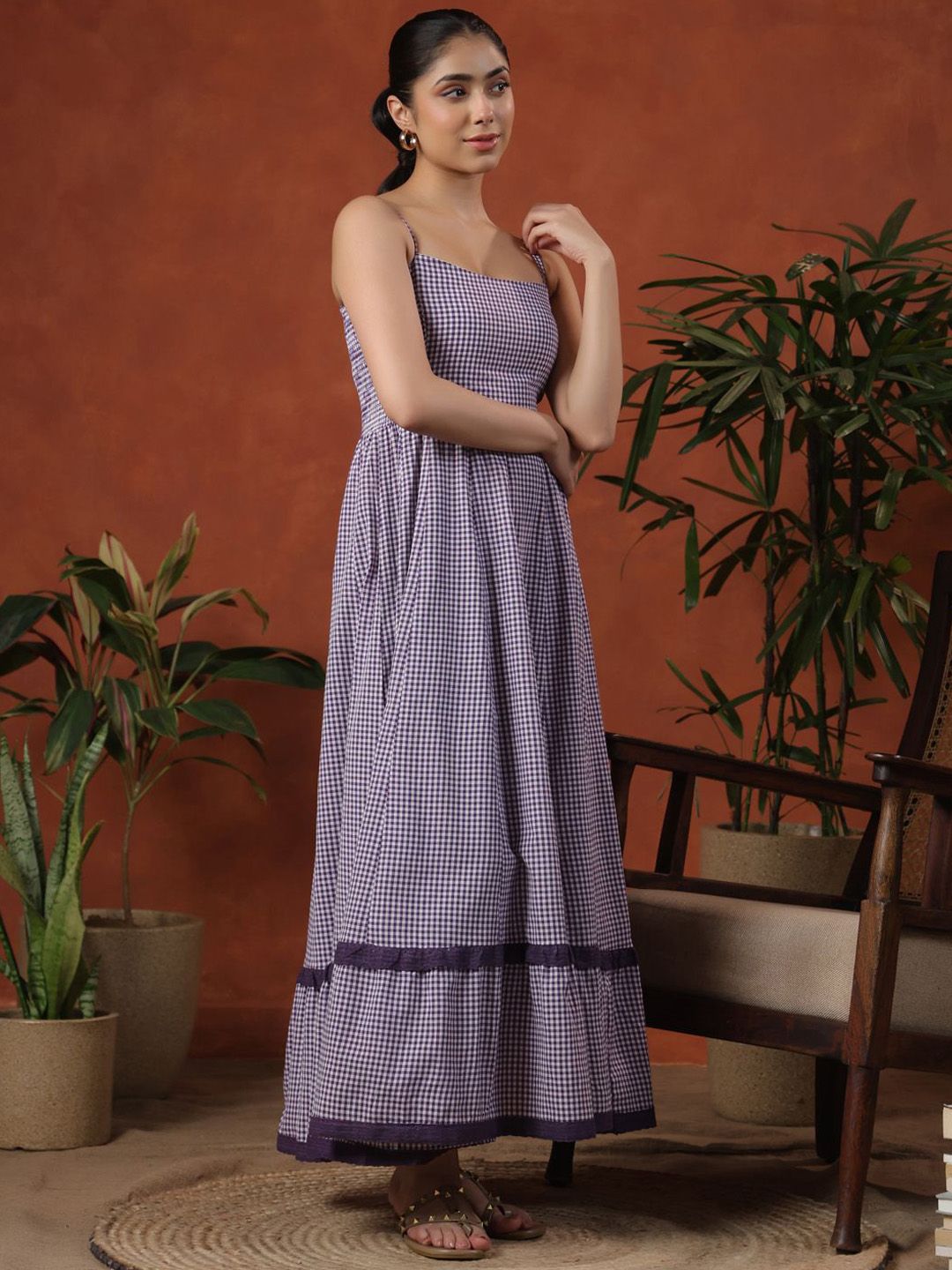 Dhiyona AY Women's Women's long dress with and ruffle detailing