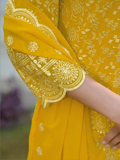 Dhiyona HOP Floral Motifs Embroidered Scalloped Short Kurta & Sharara With Dupatta