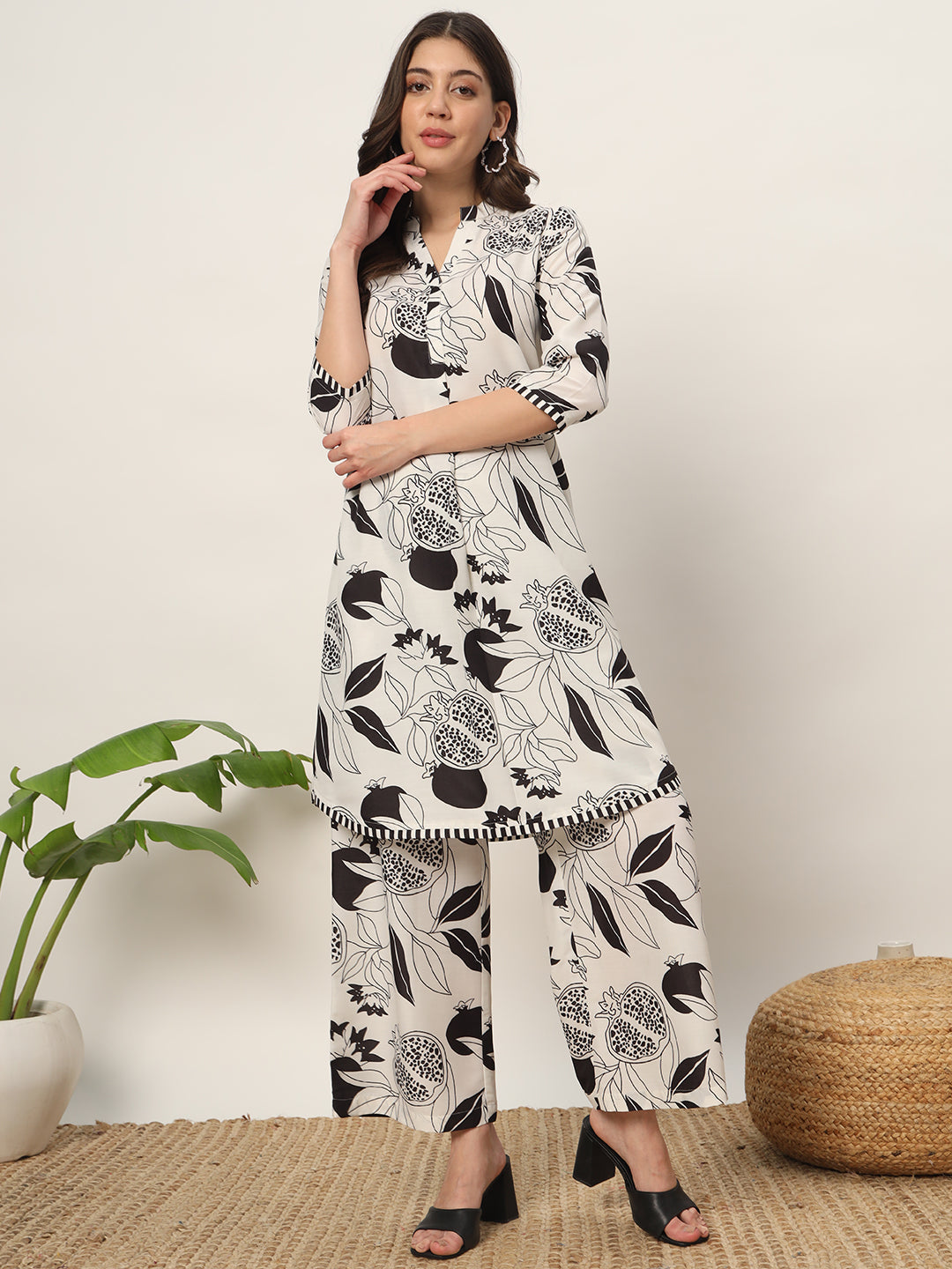 Women's Off White Cotton Blend Printed Tunic With Palazzo Kurta set