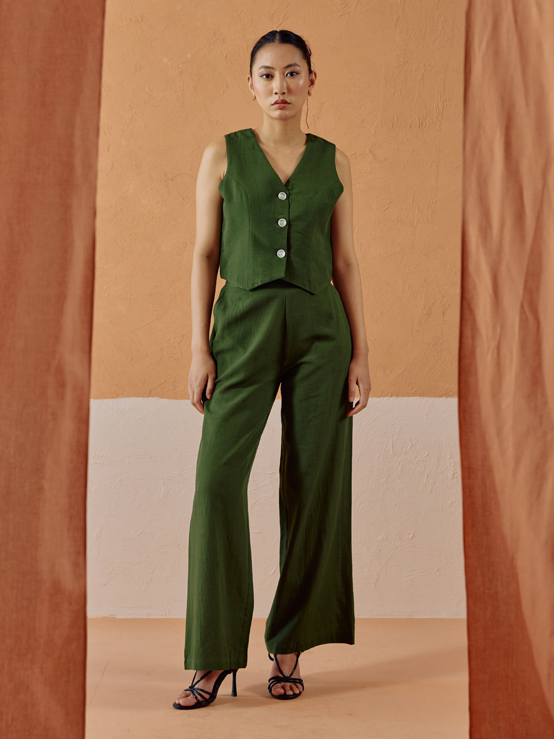 Dhiyona FL Women’s Green Linen Blend Sleeveless V Neck Relaxed Fit Co Ord Set
