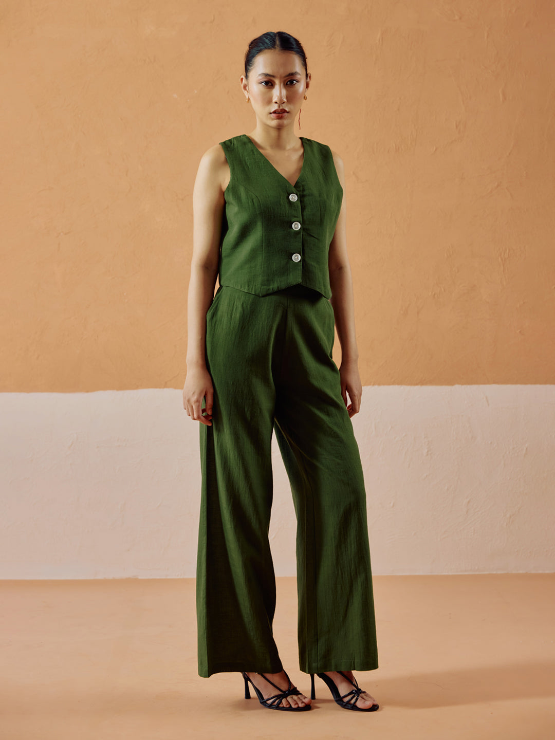 Dhiyona FL Women’s Green Linen Blend Sleeveless V Neck Relaxed Fit Co Ord Set
