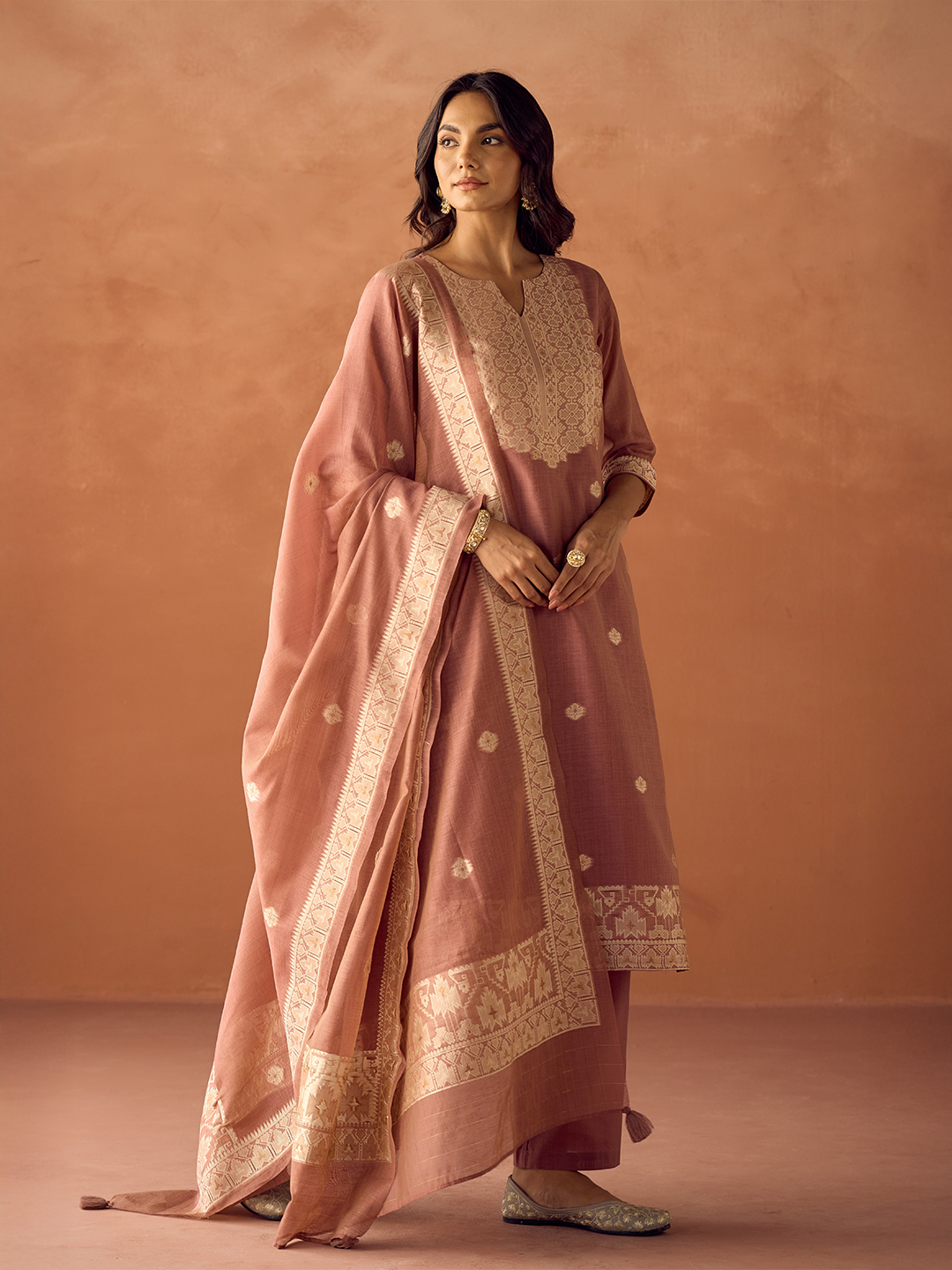 Dhiyona FL Women Dusty Pink Cotton Blend Jacquard Woven Kurta Set with Dupatta