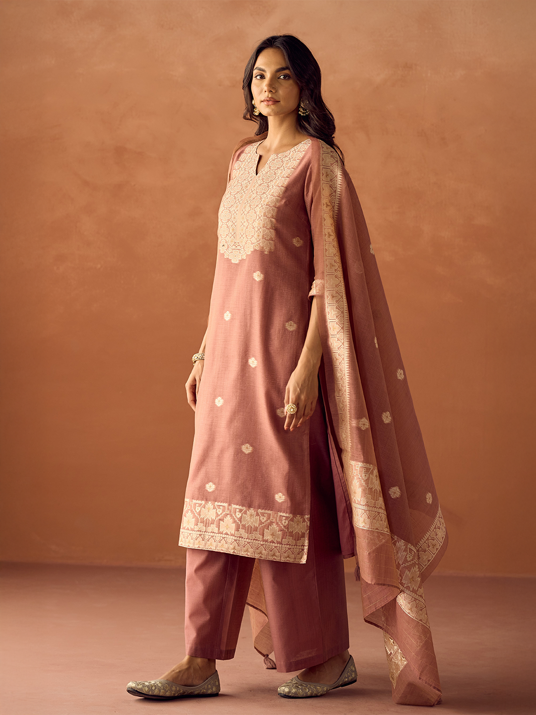 Dhiyona FL Women Dusty Pink Cotton Blend Jacquard Woven Kurta Set with Dupatta