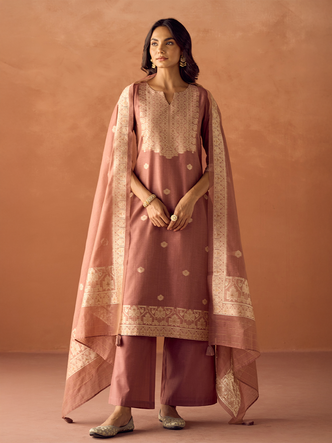 Dhiyona FL Women Dusty Pink Cotton Blend Jacquard Woven Kurta Set with Dupatta