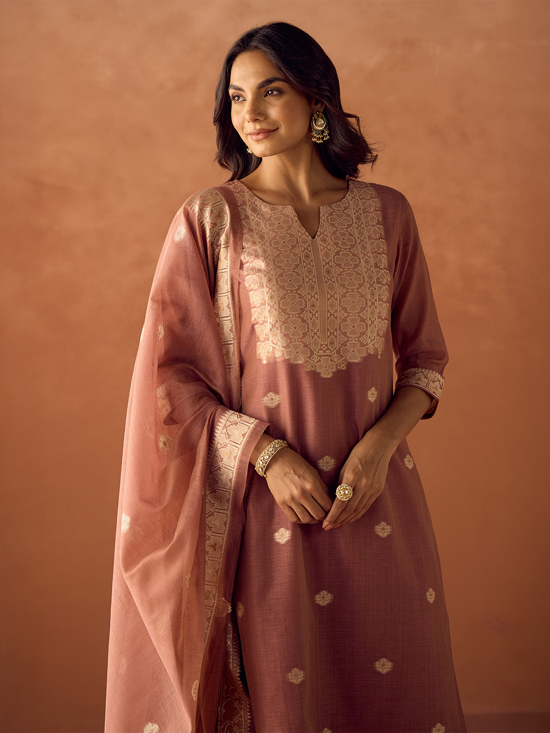 Dhiyona FL Women Dusty Pink Cotton Blend Jacquard Woven Kurta Set with Dupatta