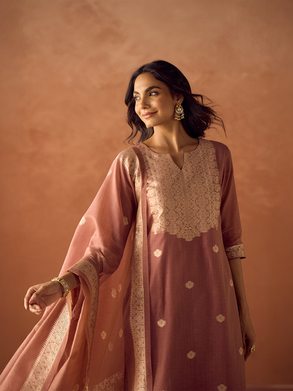 Dhiyona FL Women Dusty Pink Cotton Blend Jacquard Woven Kurta Set with Dupatta