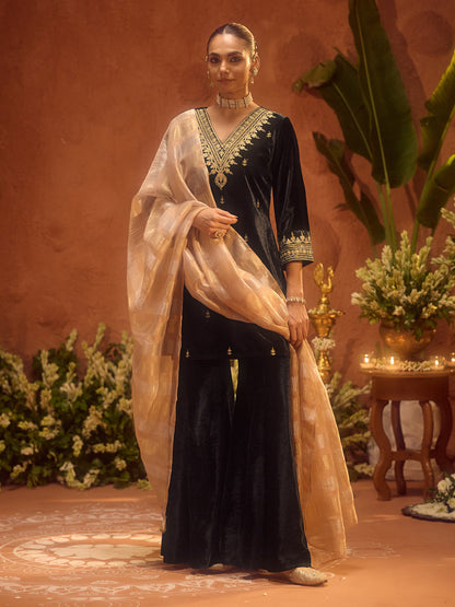 Dhiyona FL Women Black Ice Velvet Embroidered Kurta Set with Dupatta