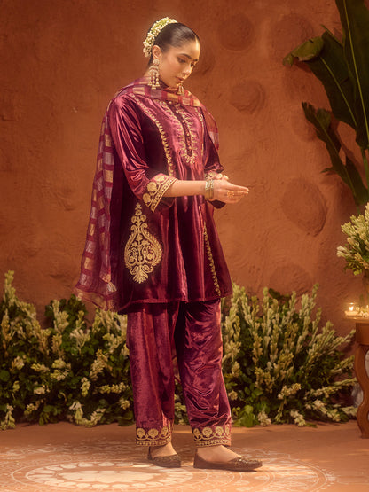 Dhiyona FL Women Wine Ice Velvet Embroidered Kurta Set with Dupatta