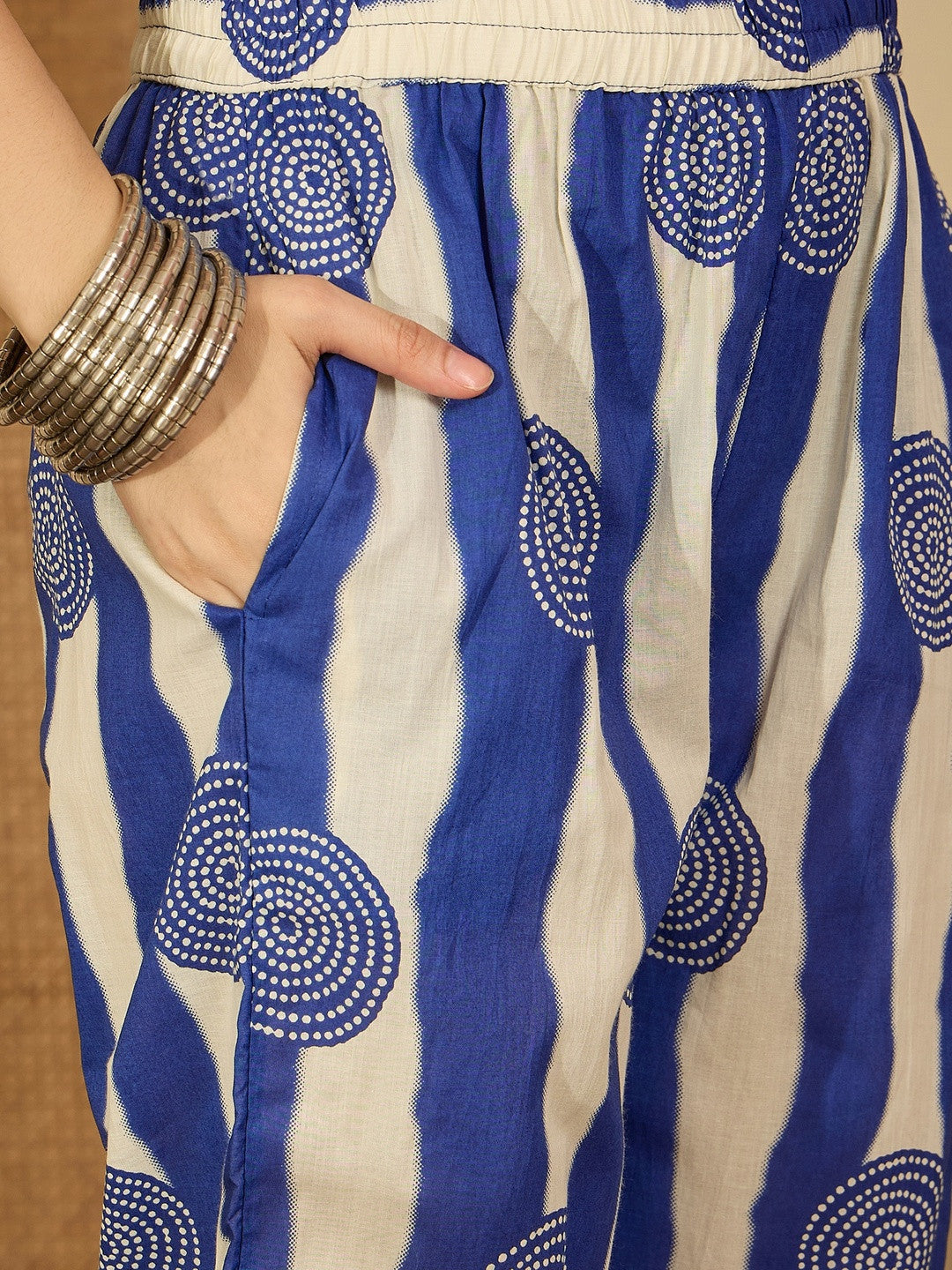Geometric Printed V-Neck Thread Work Kurta with Palazzos