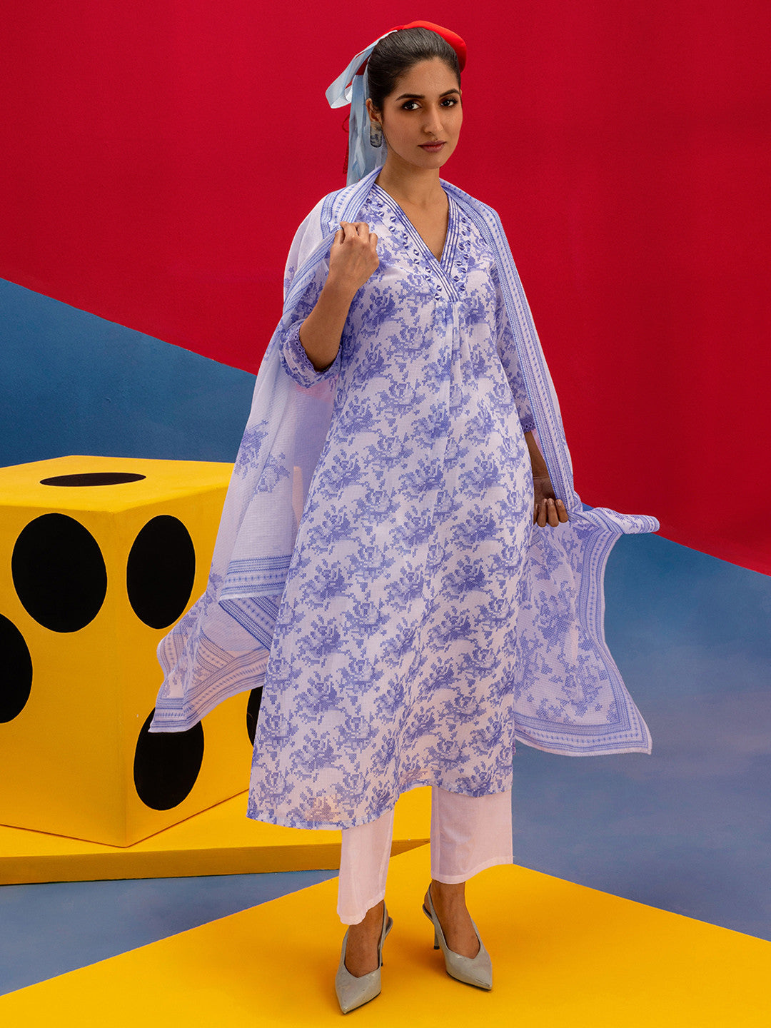Women Ethnic Motifs Printed Regular Thread Work Kurta with Trousers & With Dupatta