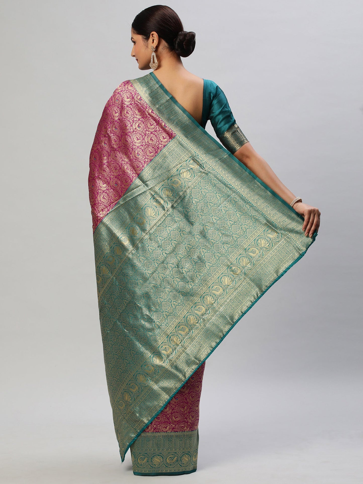 Women's Silk Blend Magenta Woven Design Designer Saree With Blouse Piece