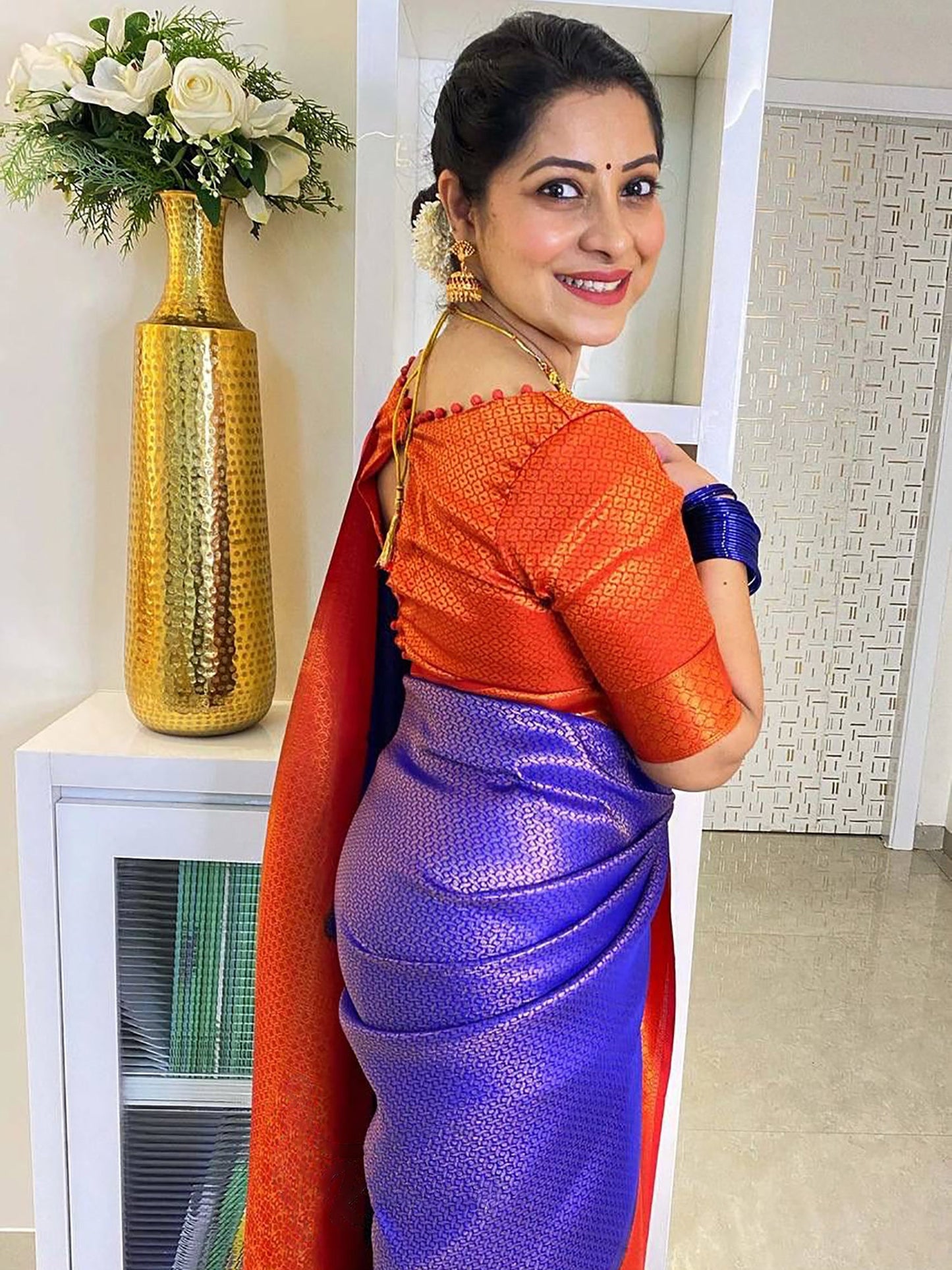 Women's Silk Blend Blue Woven Design Designer Saree With Blouse Piece
