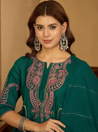 Women Green Embroidered Kurta Sets With Dupatta